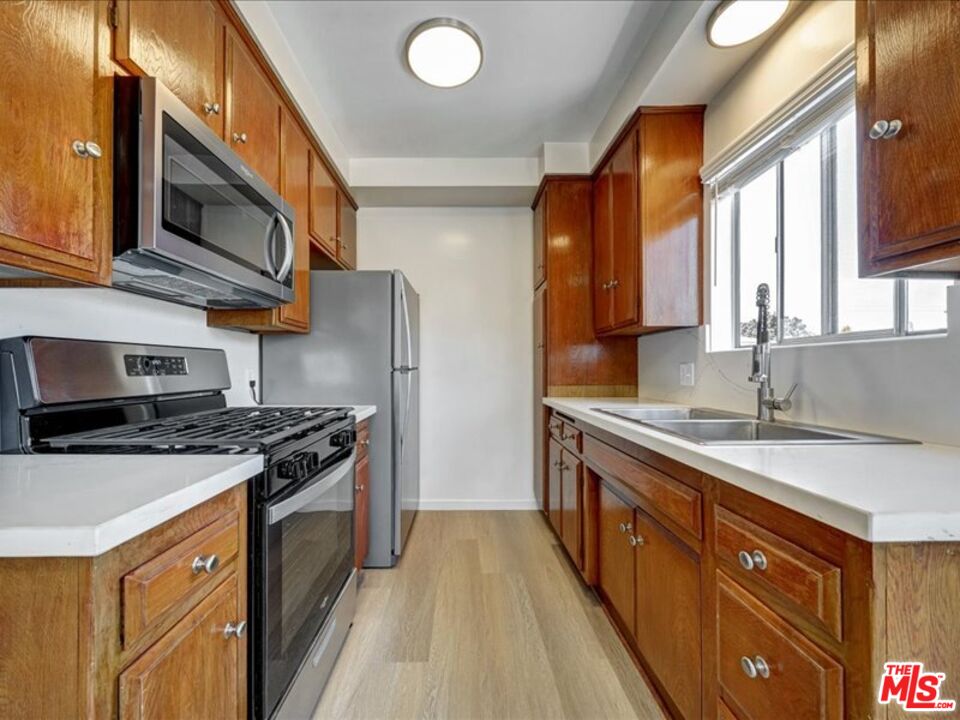 2336 34th St