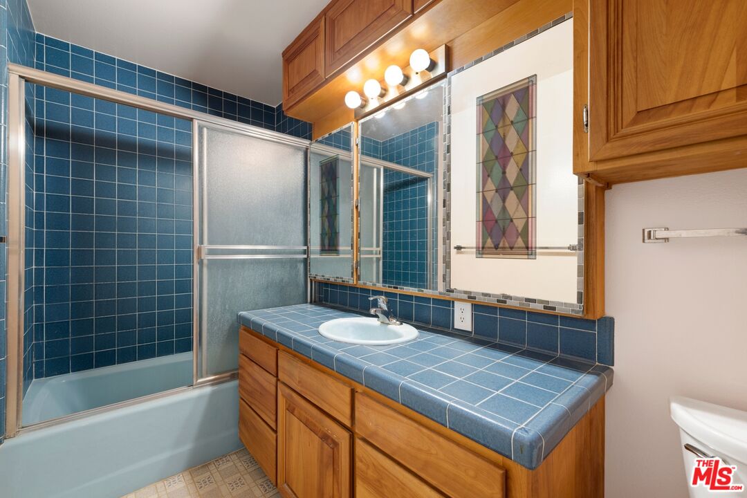 2412 Ocean Ave Unit: 2
