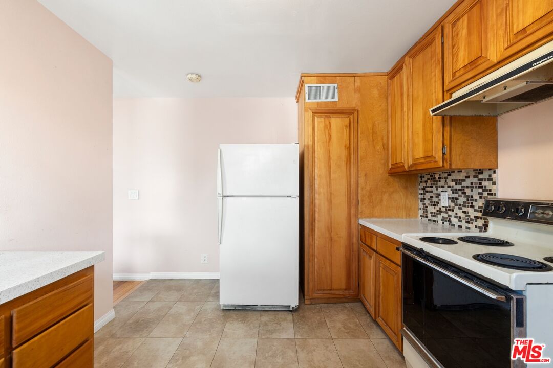 2412 Ocean Ave Unit: 2