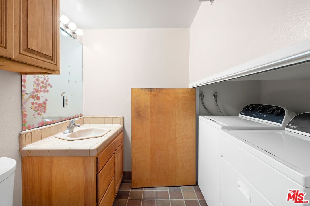 2412 Ocean Ave Unit: 2