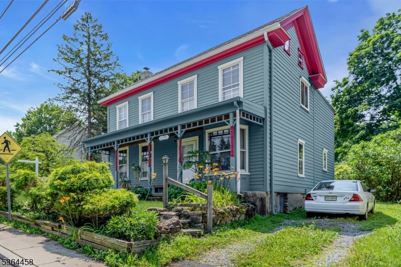 135 Main St