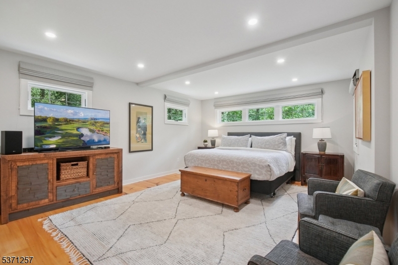 12 Water St