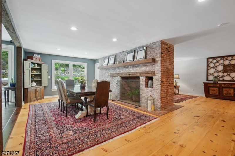 12 Water St