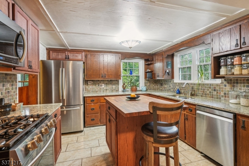 34 Farmersville Rd