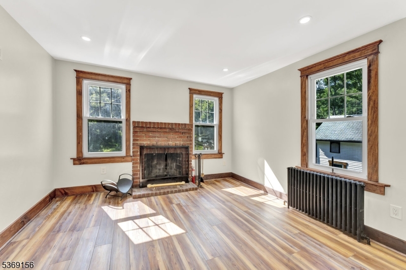 18 Edge Hill Rd