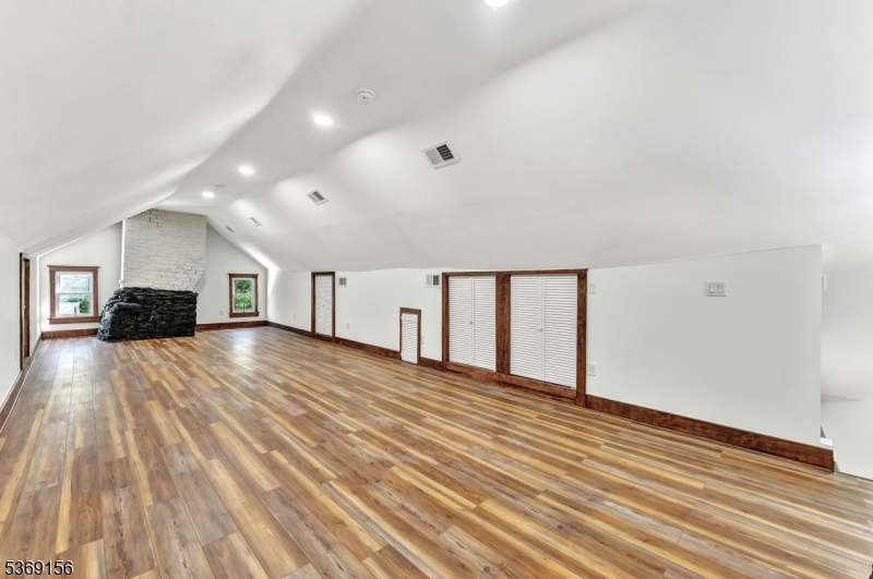 18 Edge Hill Rd
