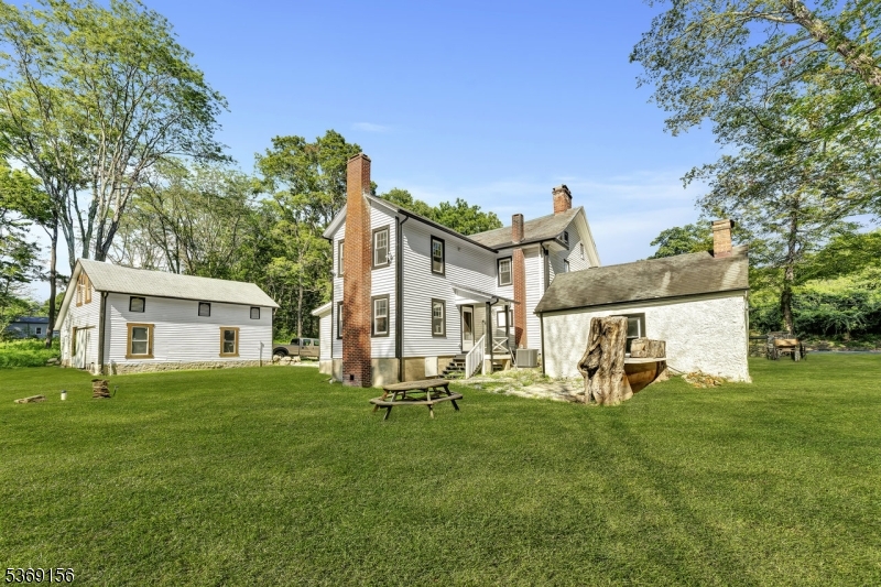 18 Edge Hill Rd