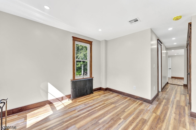 18 Edge Hill Rd