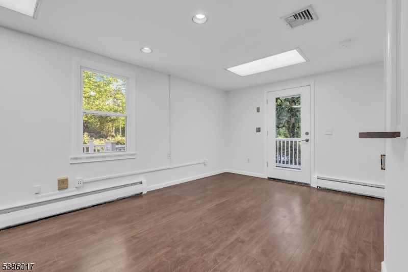 263 Main St