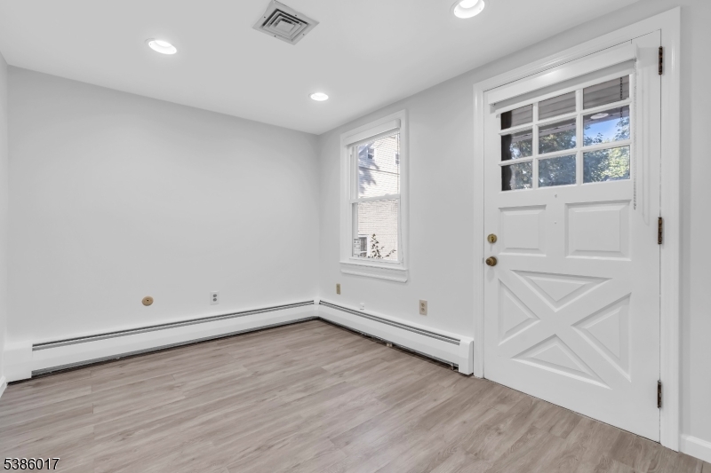263 Main St