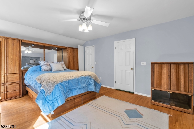 11 Andover Ave