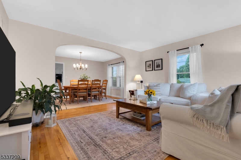 122 Aurora St