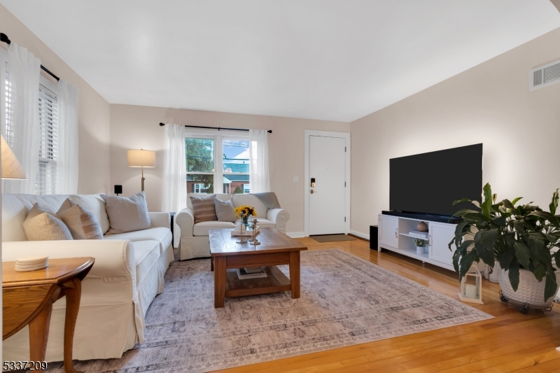 122 Aurora St