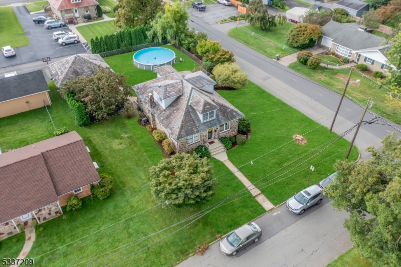 122 Aurora St