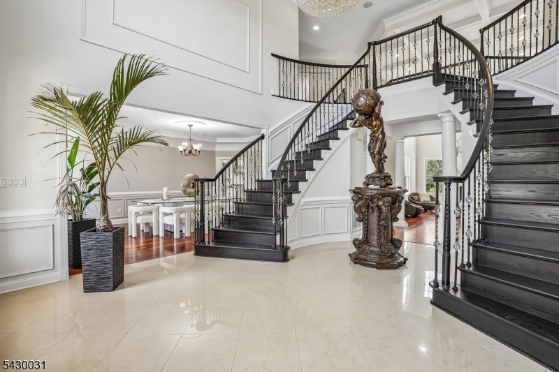 23 Balmoral Dr