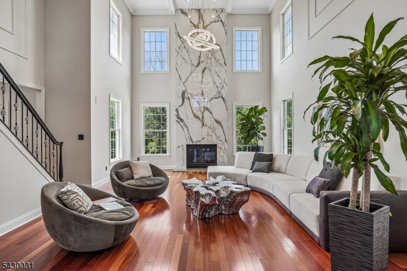23 Balmoral Dr