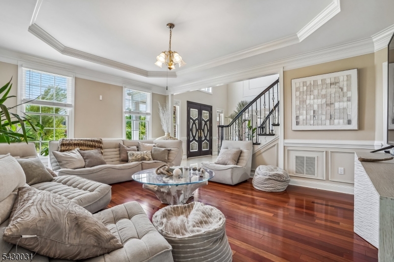 23 Balmoral Dr
