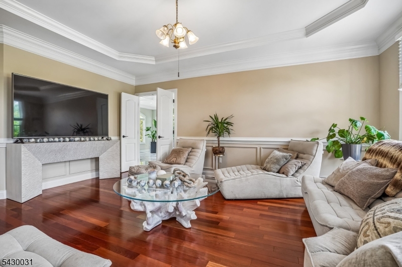 23 Balmoral Dr