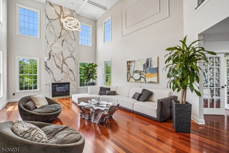 23 Balmoral Dr