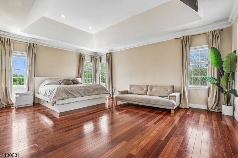 23 Balmoral Dr