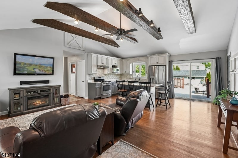 30 Manville Blvd