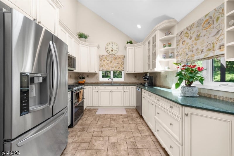 753 Vanessa Ln