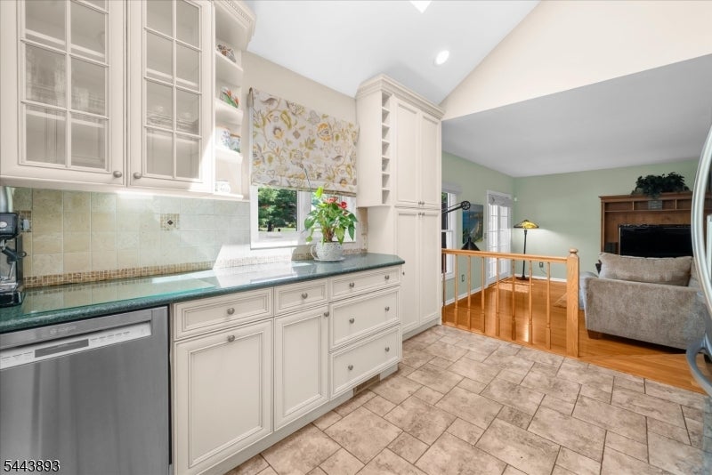 753 Vanessa Ln