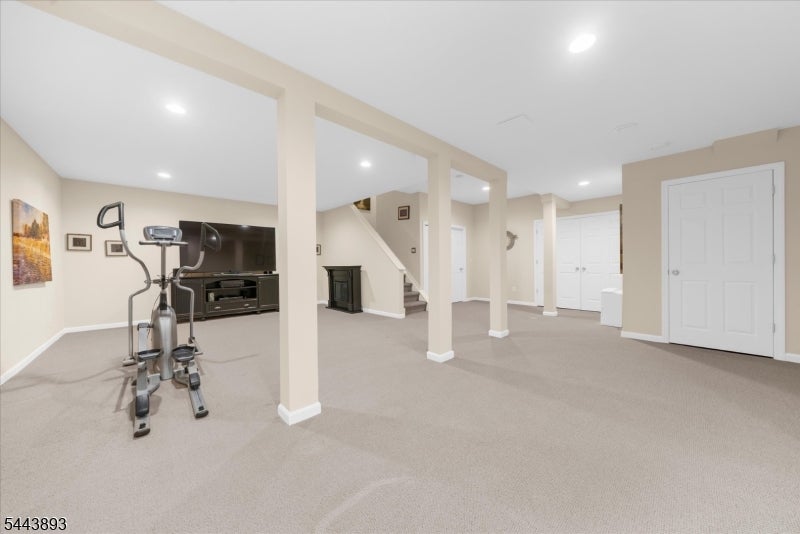 753 Vanessa Ln