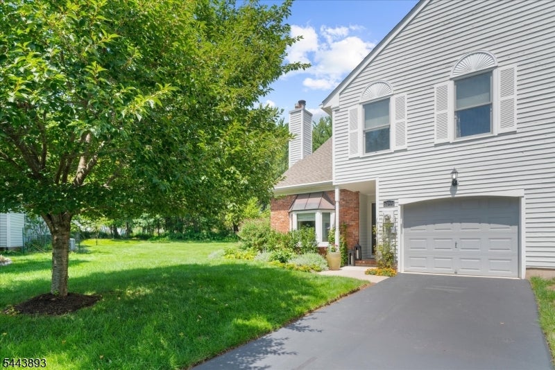 753 Vanessa Ln