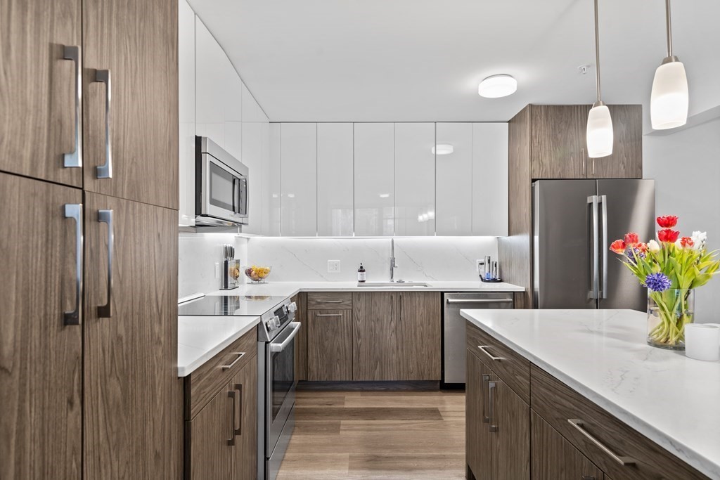 771 Harrison Ave # 207