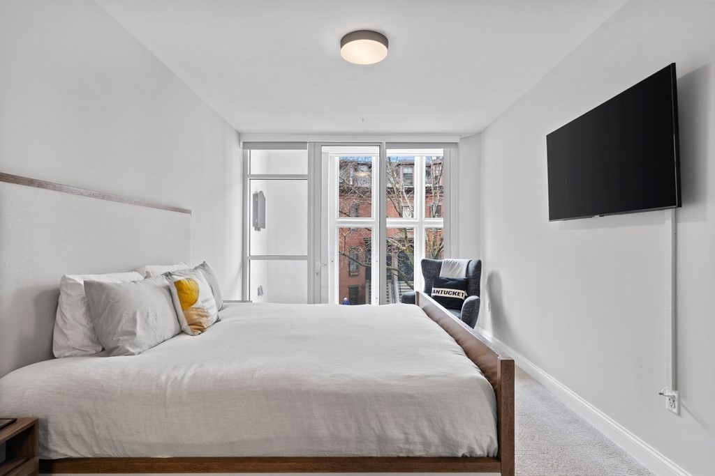 771 Harrison Ave # 207