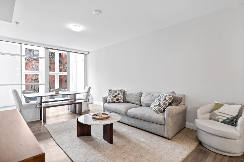 771 Harrison Ave # 207