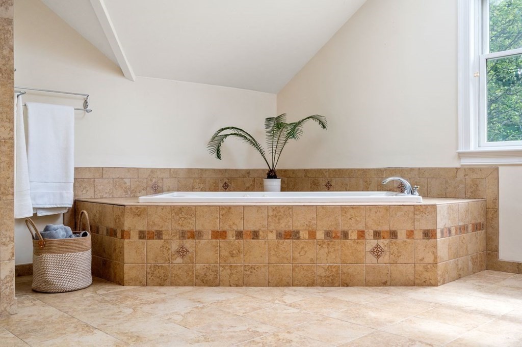 112 Academy Hill Rd # 4