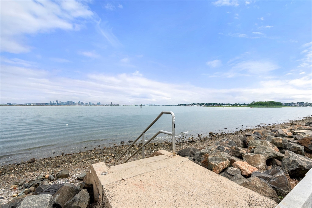 60 Grand View Ave