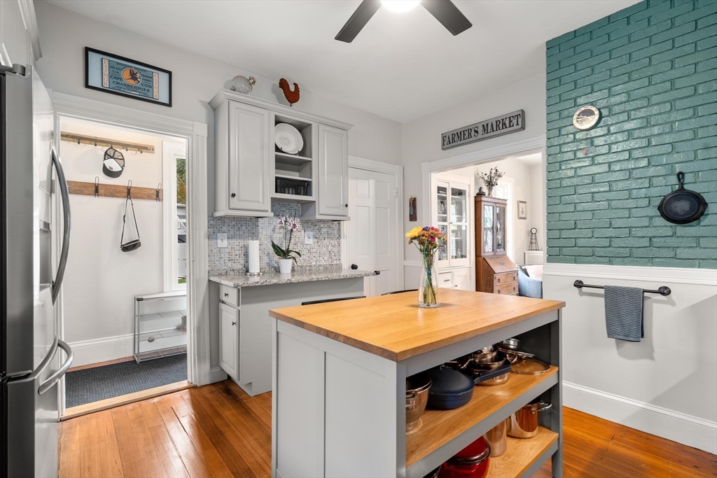 46 Fairview St