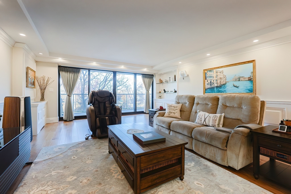 180 Beacon St # 3G