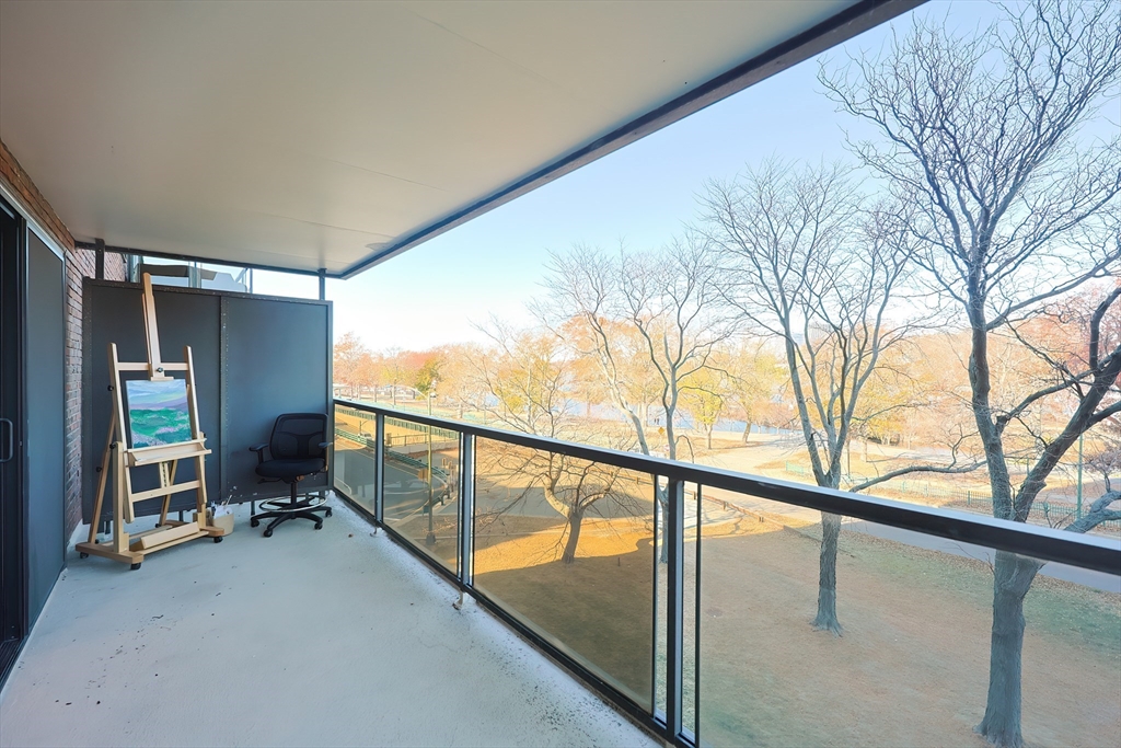 180 Beacon St # 3G