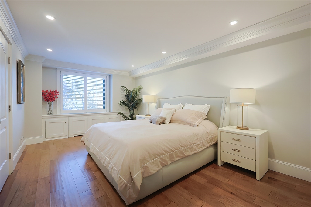 180 Beacon St # 3G