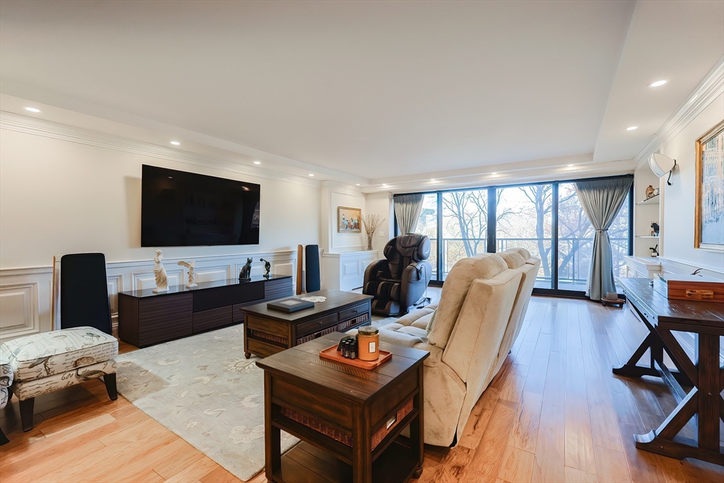 180 Beacon St # 3G