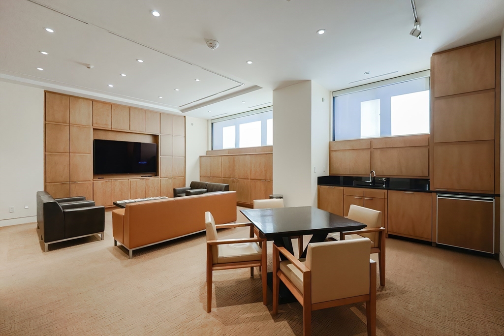 180 Beacon St # 3G