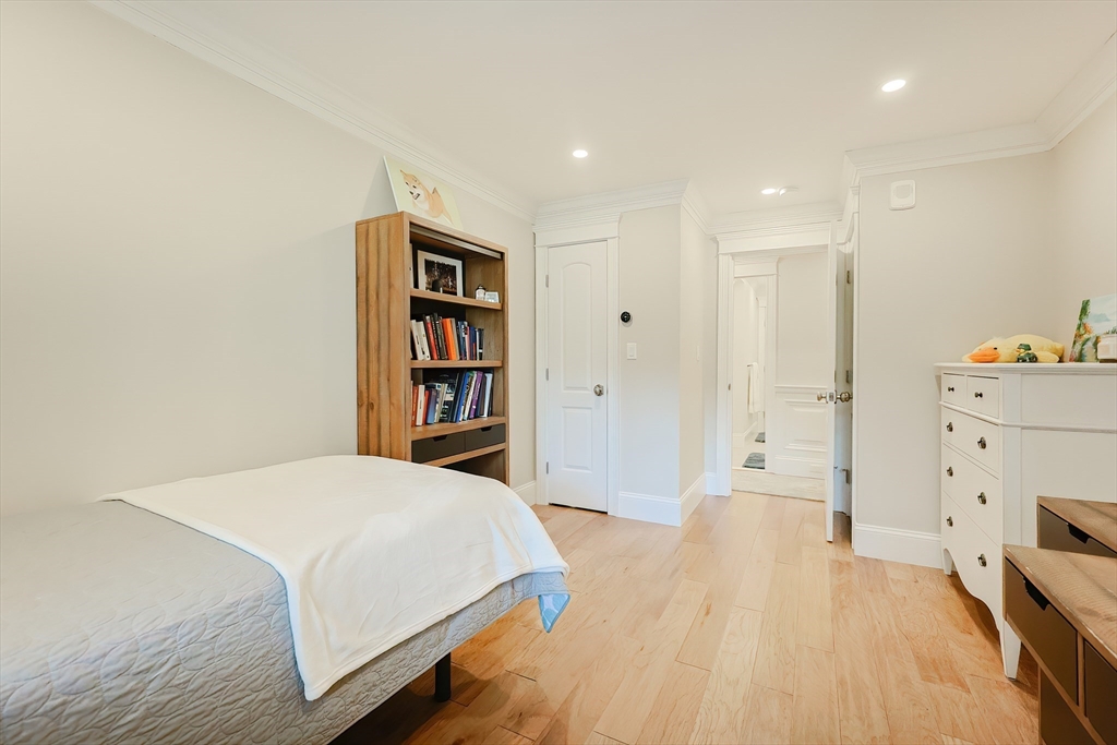 180 Beacon St # 3G