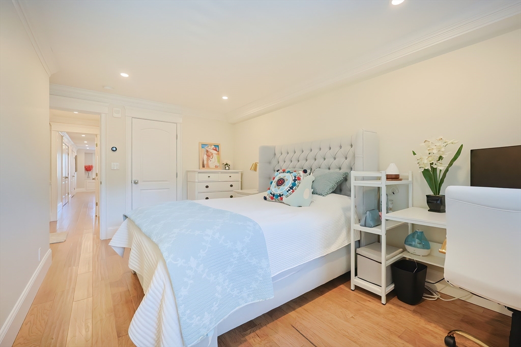 180 Beacon St # 3G