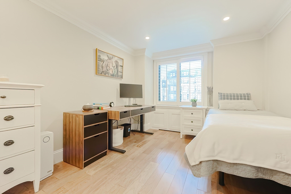 180 Beacon St # 3G
