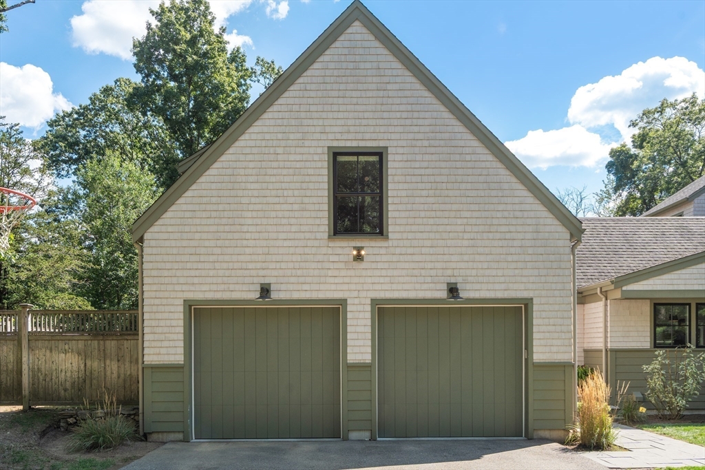 141 Gun Hill St