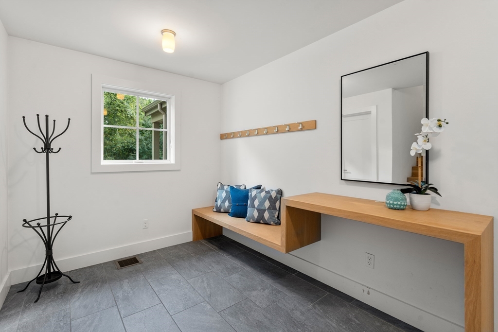 141 Gun Hill St