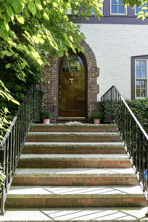 4 Hosmer Cir