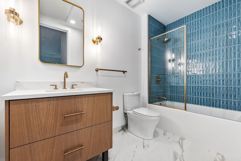 1114 Beacon St. # 206