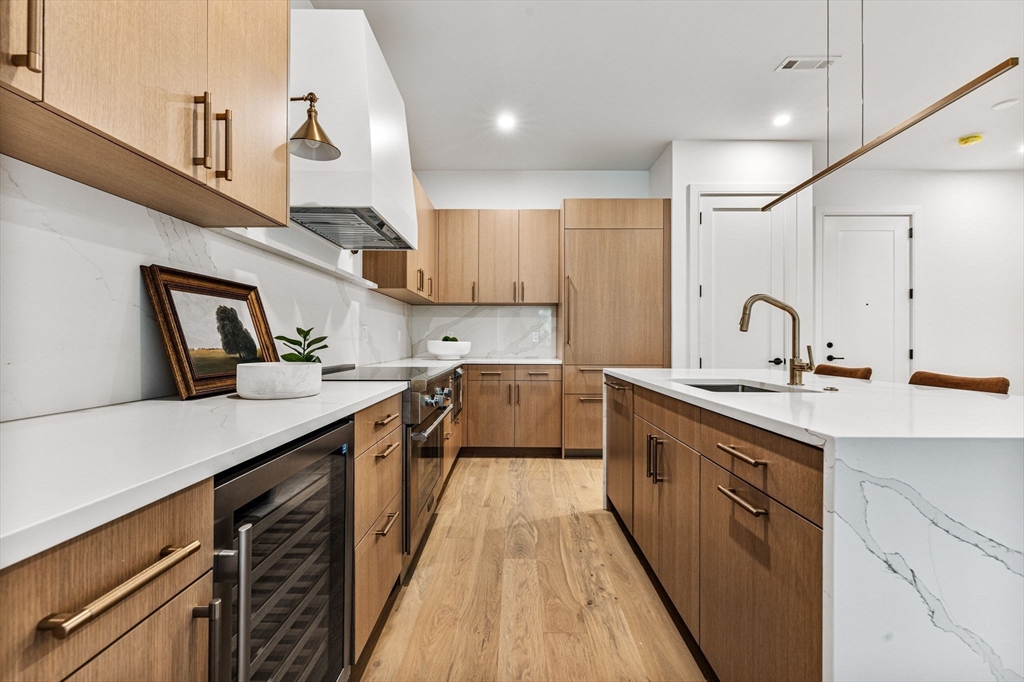 1114 Beacon St. # 206