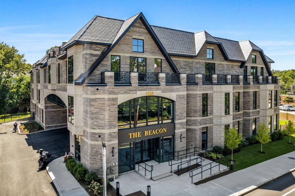 1114 Beacon St. # 206