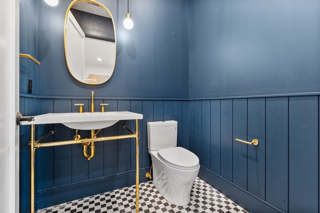 1114 Beacon St. # 206